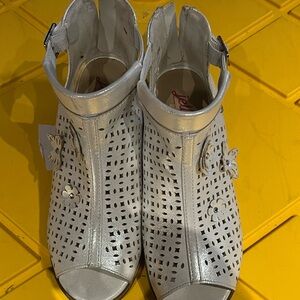 Jellypop White Cutout Sandals